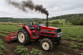 Чёрный дым из выхлопной трубы Yanmar: форсунки, воздушный фильтр или топливный насос? фото